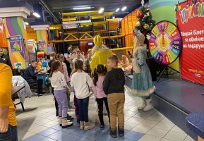 Розважальна програма зі Святим Миколаєм та помічником Ангеликом в Ігроленд City Center! Ігроленд 5